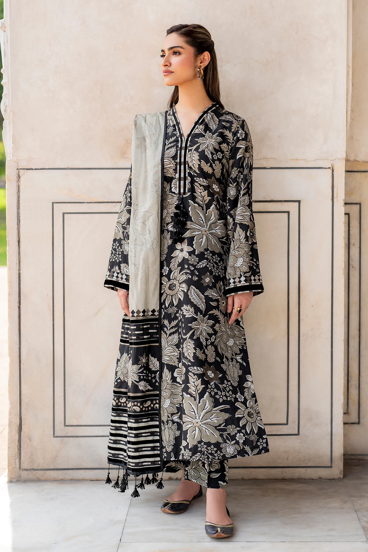 EMBROIDERED PRINTED LAWN HB-810
