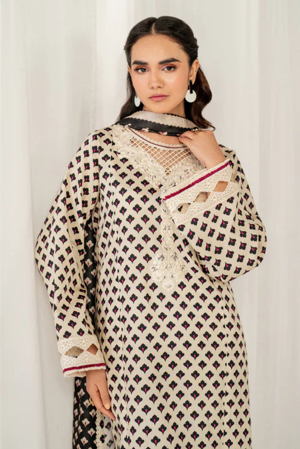 3 Piece Embroidered Linen Suit Unstitched | HEW-13