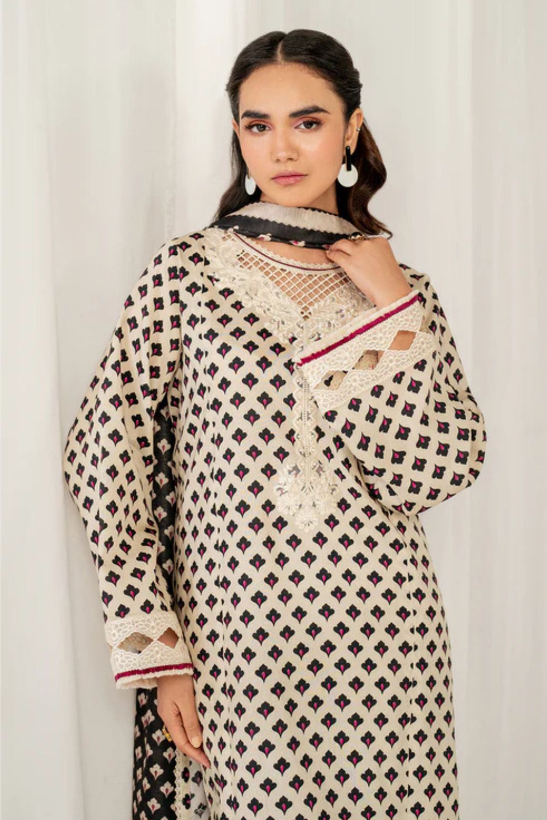 3 Piece Embroidered Linen Suit Unstitched | HEW-13