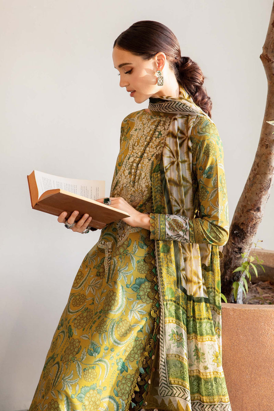 MARIA B  LUXURY LAWN COLLECTION UNSTITCHED 3PC SUITe