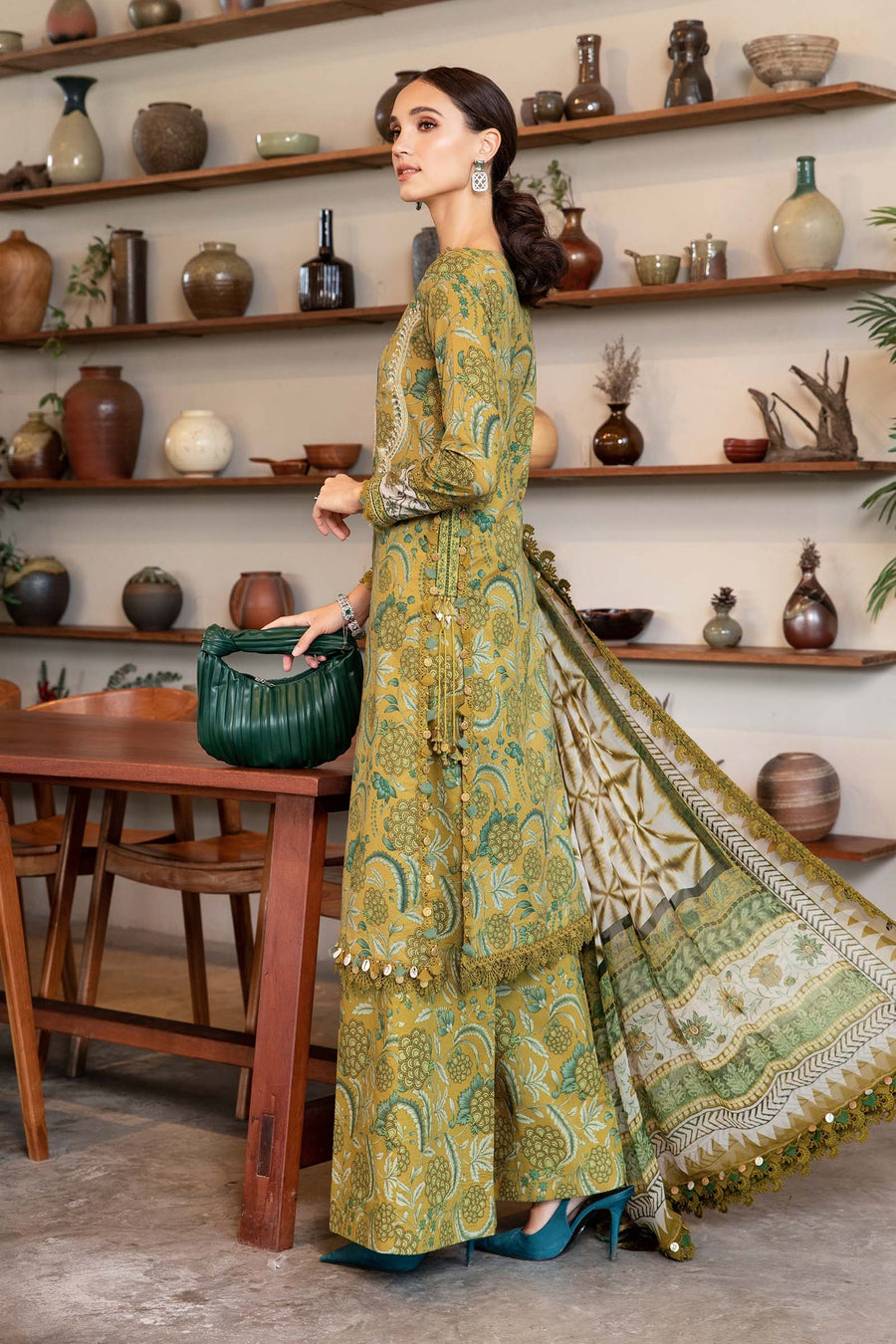 MARIA B  LUXURY LAWN COLLECTION UNSTITCHED 3PC SUITe